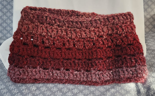 Crocheted Headband | Keep your head warm in the winter season.