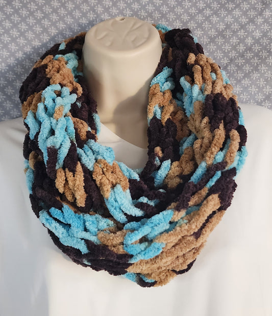 Finger Knitted Infinity Scarf with Tie