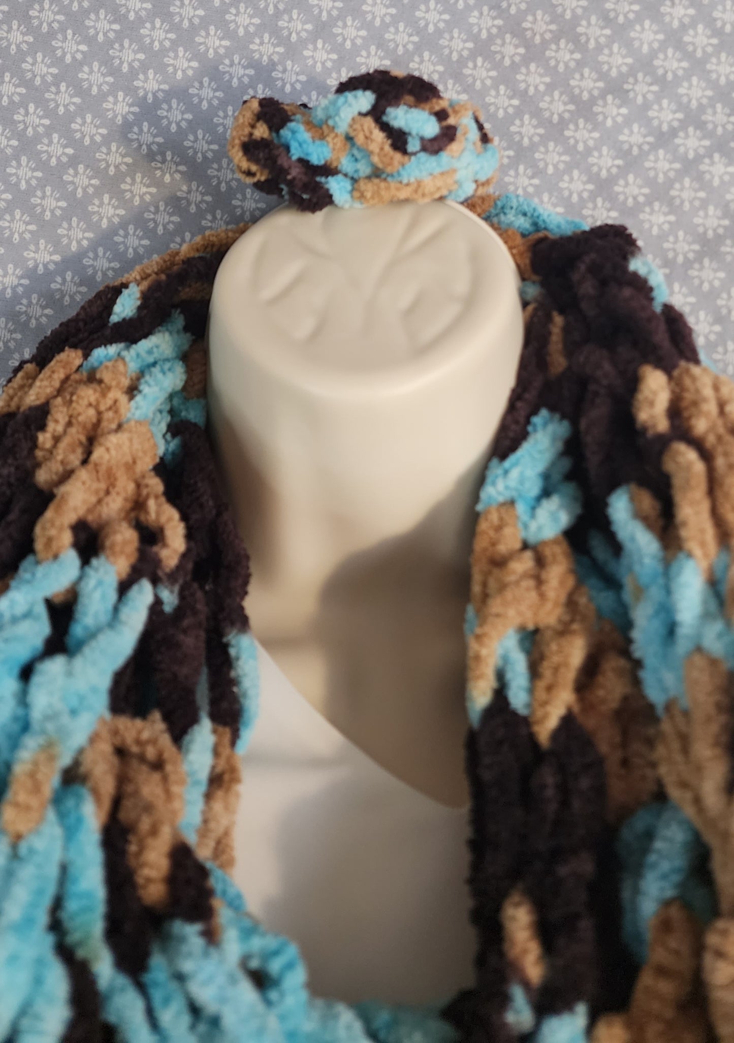 Finger Knitted Infinity Scarf with Tie