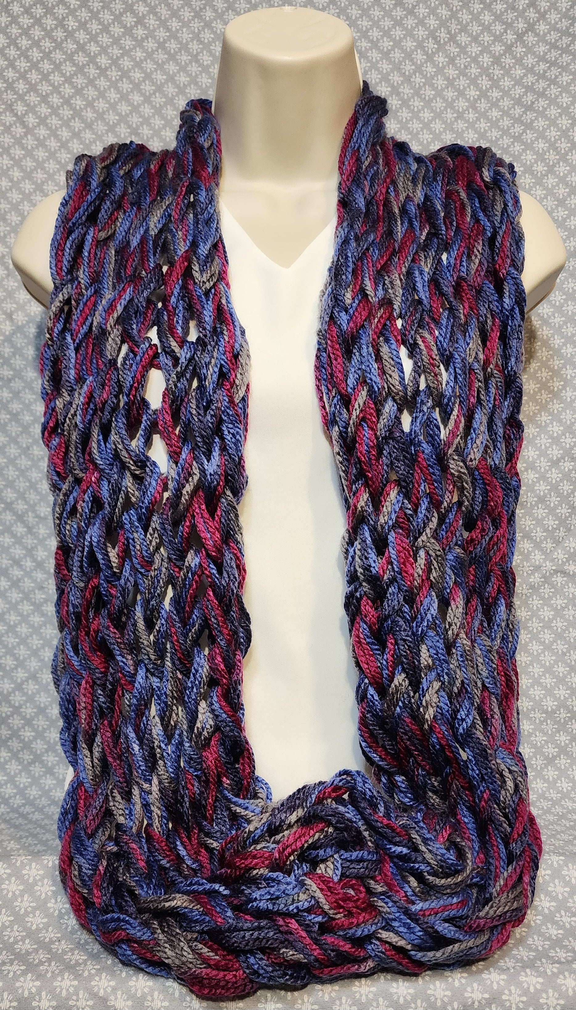 Finger Knitted Infinity Scarf | soft and warm wrap around scarf.  